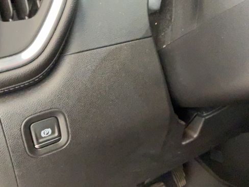 Used 2021 Chevrolet Silverado 1500 LT Trail Boss w/ Convenience Package II AWD/4WD image 20