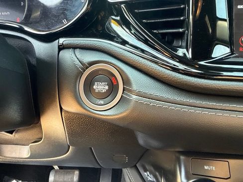 Used 2022 Dodge Durango SXT w/ Blacktop Package AWD/4WD image 14