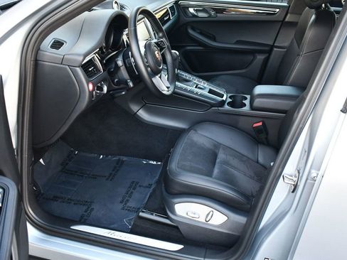 Used 2016 Porsche Macan S image 41