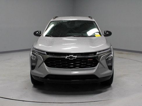 Used 2024 Chevrolet Trax RS FWD image 5