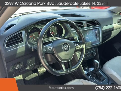 Used 2018 Volkswagen Tiguan SE w/ Panoramic Sunroof Package FWD image 22
