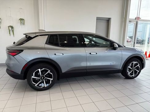 New 2026 Chevrolet Equinox EV LT image 33