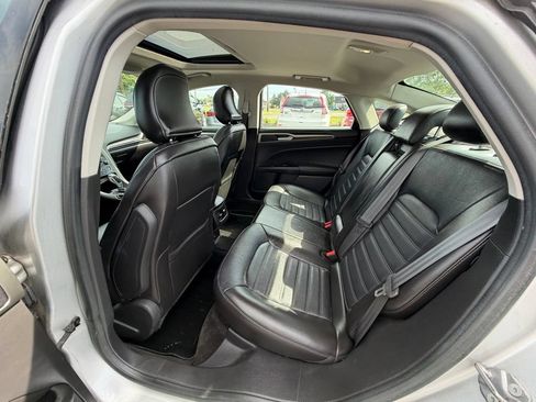 Used 2016 Ford Fusion SE w/ Equipment Group 202A AWD/4WD image 23