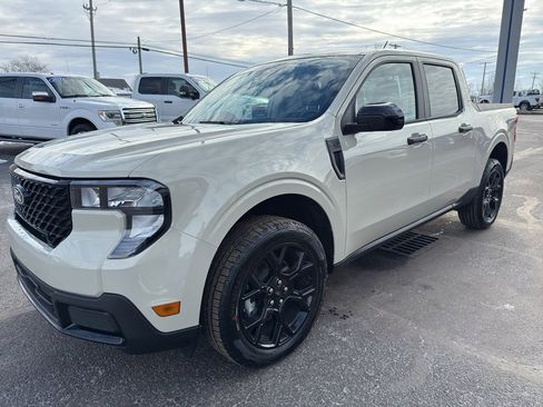 New 2025 Ford Maverick XLT w/ XLT Luxury Package AWD/4WD image 4