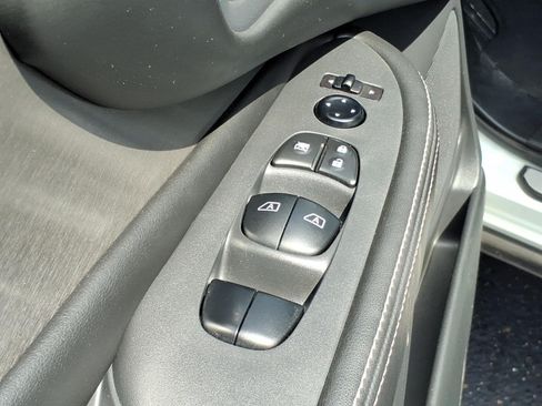 Used 2021 Nissan Murano S FWD image 9