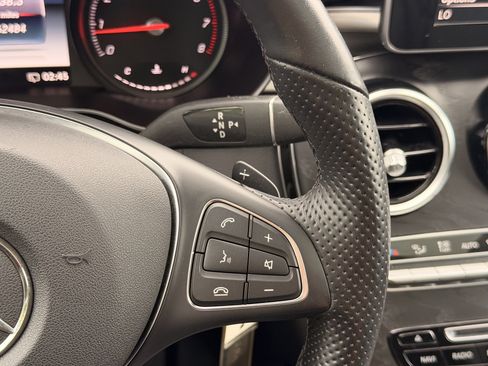 Used 2019 Mercedes-Benz GLC 300 4MATIC image 27