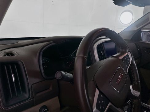 Used 2018 GMC Canyon SLT w/ Driver Alert Package image 9