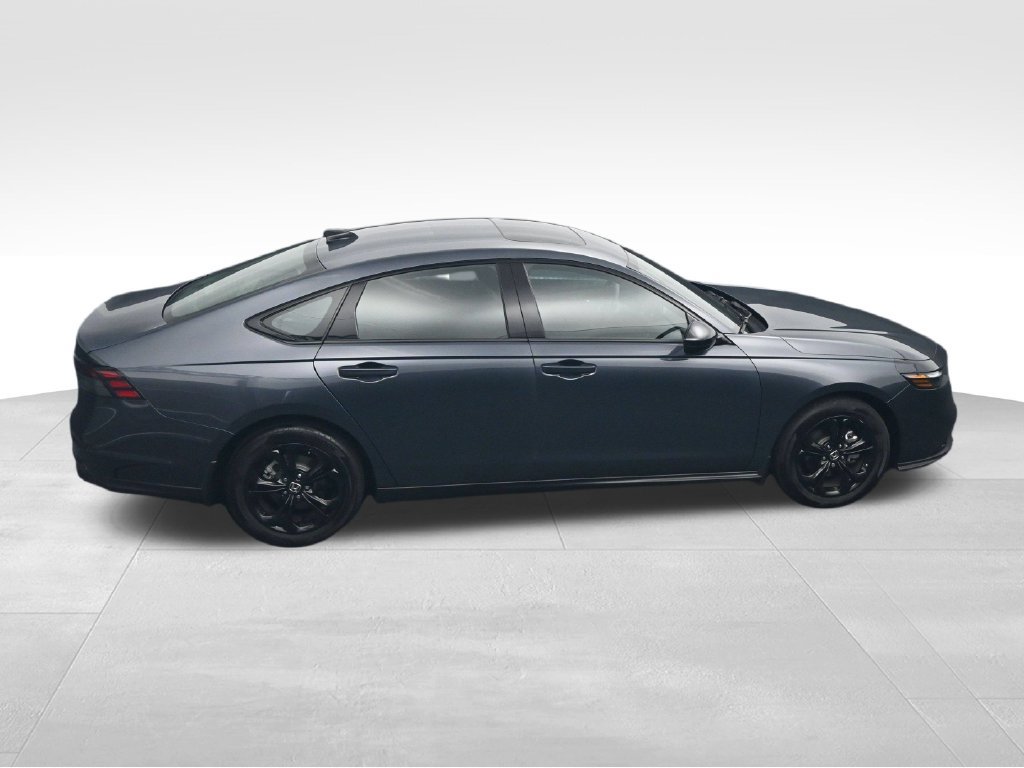 Used 2025 Honda Accord SE image 43