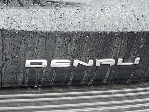 Certified 2024 GMC Yukon Denali image 39