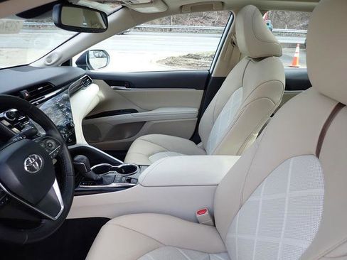 Certified 2019 Toyota Camry XLE image 15