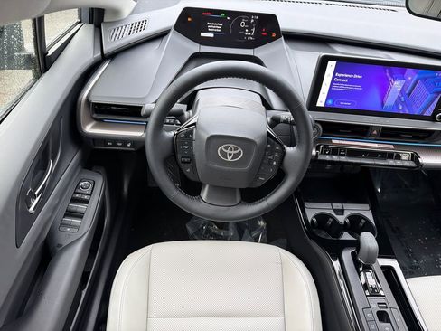 Used 2024 Toyota Prius XLE image 18