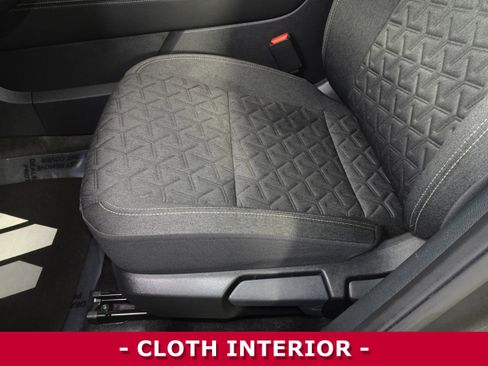 Certified 2025 Nissan Kicks SV image 17