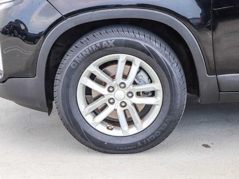 Used 2015 Kia Sorento LX FWD image 11