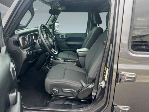 Used 2021 Jeep Wrangler Unlimited Sport image 4