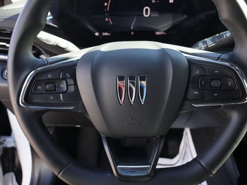 Used 2025 Buick Envista Sport Touring image 37