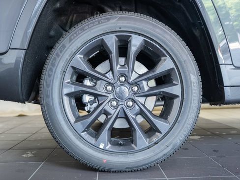 New 2026 Jeep Grand Cherokee L Limited AWD/4WD image 19