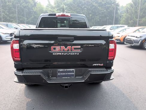 Used 2024 GMC Canyon AT4 w/ AT4 Premium Package AWD/4WD image 11