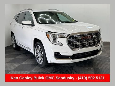 Used 2023 GMC Terrain Denali w/ Denali Premium Package AWD/4WD image 1