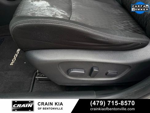 Used 2020 Nissan Rogue SV w/ Premium Package image 12