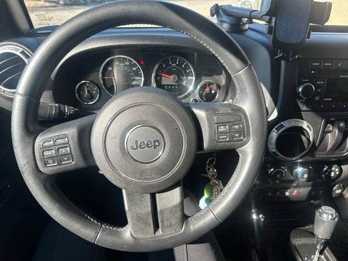 Used 2015 Jeep Wrangler Sahara w/ Connectivity Group AWD/4WD image 10