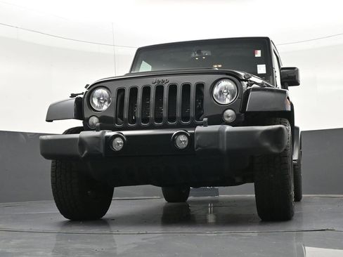 Used 2015 Jeep Wrangler Unlimited Sahara image 30