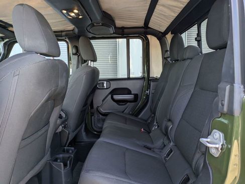 Used 2021 Jeep Gladiator Sport image 26