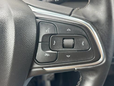 Used 2025 Buick Encore GX Sport Touring w/ Advanced Technology Package AWD/4WD image 57