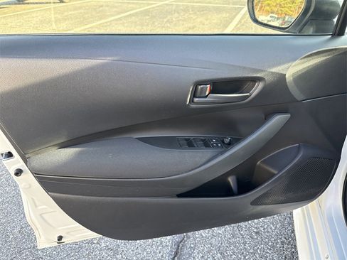 Used 2022 Toyota Corolla LE image 10