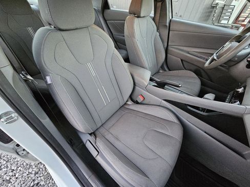 Used 2022 Hyundai Elantra SEL image 32