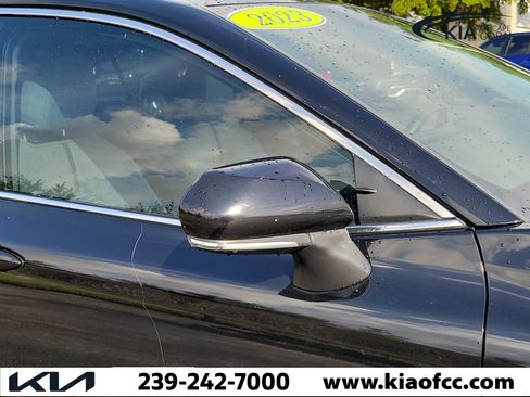 Used 2023 Toyota Camry SE FWD image 8