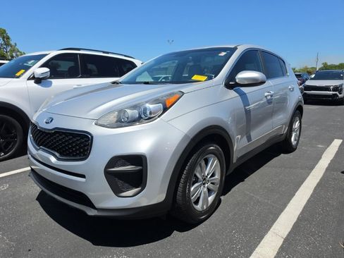 Used 2017 Kia Sportage LX FWD image 3