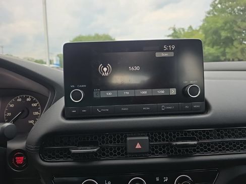 Used 2023 Honda HR-V LX image 16