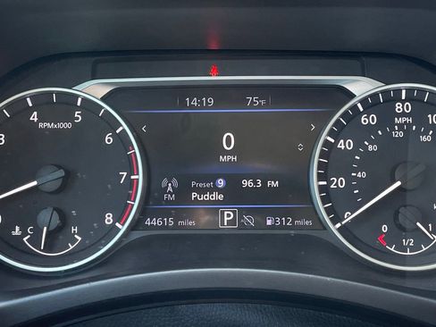 Used 2024 Nissan Sentra SV FWD image 16