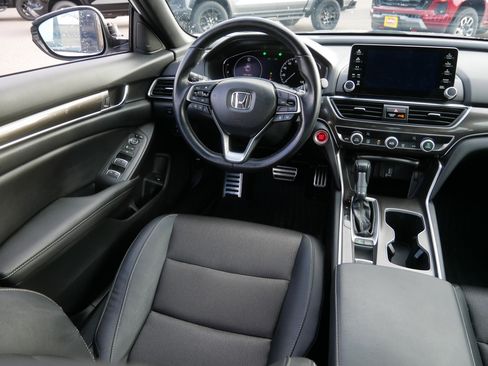 Used 2019 Honda Accord Sport image 7