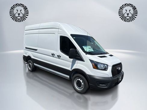 New 2026 Ford Transit 250 148 High Roof RWD image 3