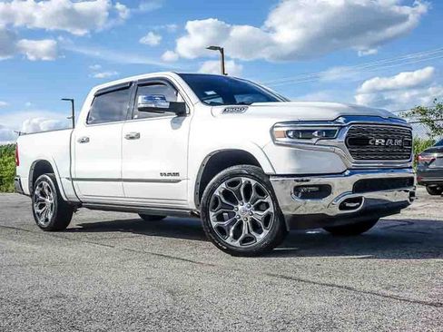 Used 2019 RAM 1500 Limited AWD/4WD image 2
