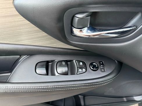 Used 2018 Nissan Murano S image 36