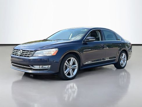 Used 2015 Volkswagen Passat TDI SEL Premium FWD image 2