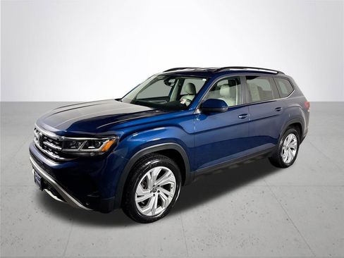 Used 2021 Volkswagen Atlas SE image 2