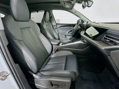 Used 2025 Audi Q5 Premium Plus w/ Premium Plus image 8