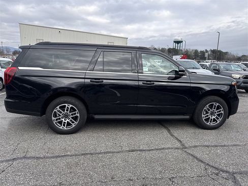 Used 2025 Ford Expedition Max Active image 8