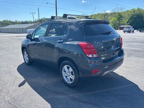 Used 2019 Chevrolet Trax LT w/ Sun & Sound Package AWD/4WD image 5