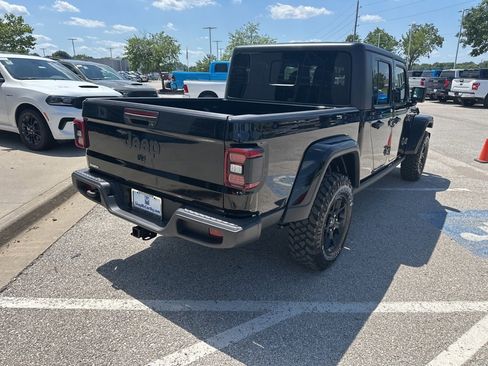 New 2025 Jeep Gladiator Willys image 27