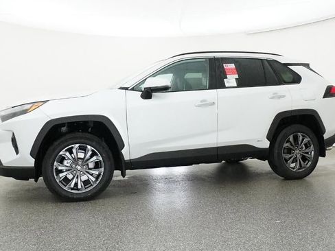 New 2025 Toyota RAV4 Limited image 18