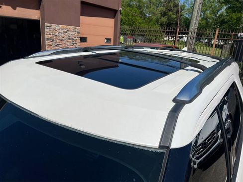 Used 2017 Ford Explorer Platinum AWD/4WD image 12