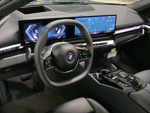 New 2025 BMW i5 eDrive40i w/ Premium Package image 8