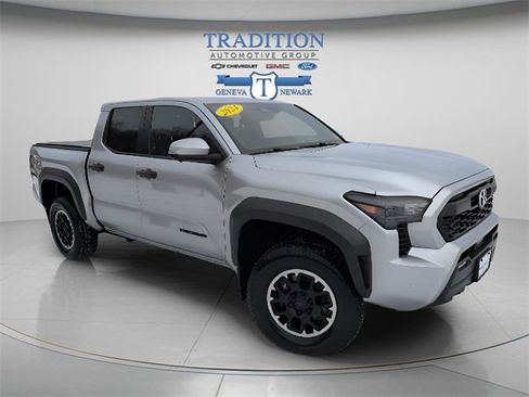 Used 2024 Toyota Tacoma TRD Off-Road image 6