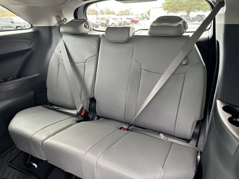 New 2025 Toyota Sienna XLE image 28
