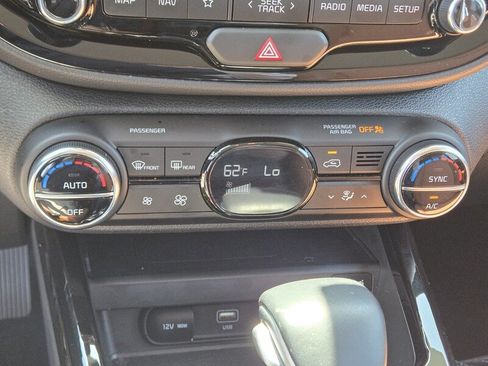 Certified 2025 Kia Soul EX FWD image 22