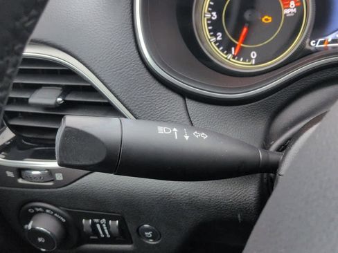 Used 2020 Jeep Cherokee Limited image 26